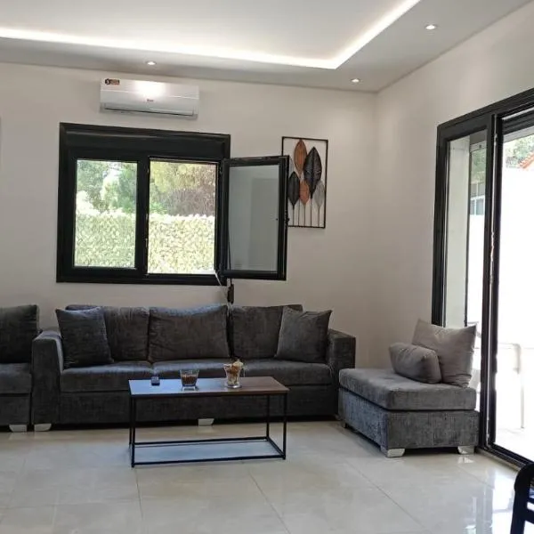 Artemis Cozy Apartment, hotelli kohteessa Artémida