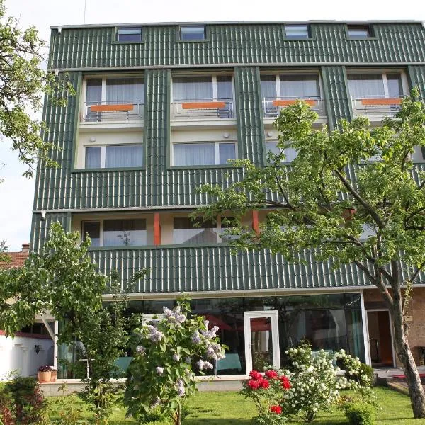 Hotel Jasmine, hotel in Braşov