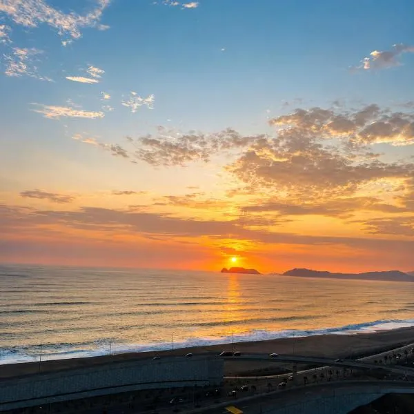 "Oceanfront 3BR, Home Office, Pool, Gym, Sauna, BBQ, Fast Wifi, Play area and Free Parking", hotel v destinácii Lima