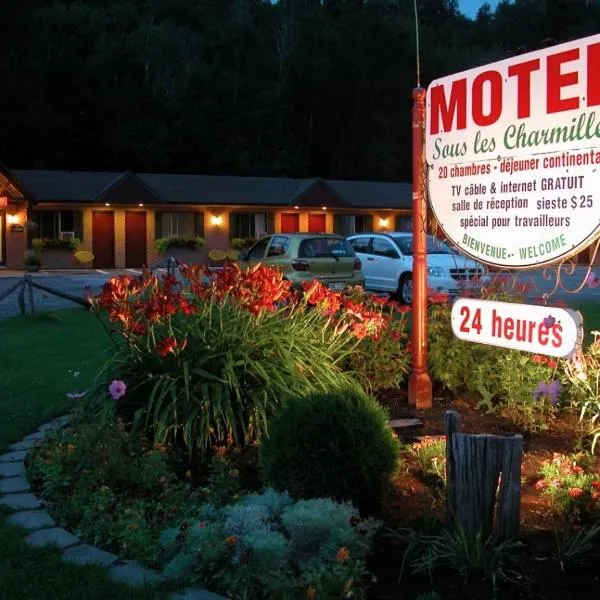 Motel Sous Les Charmilles, hotel u gradu Cap-Santé