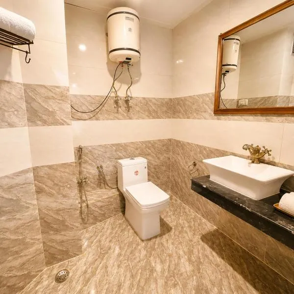 Hotel Out Town Manali !! Parking ! Lift ! Near Mall Road ! Top Rated Family Hotel photo 2