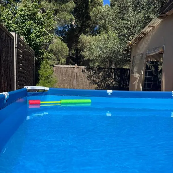 Gate Away B&B Units - המקום באל רום, hotel in El-Rom