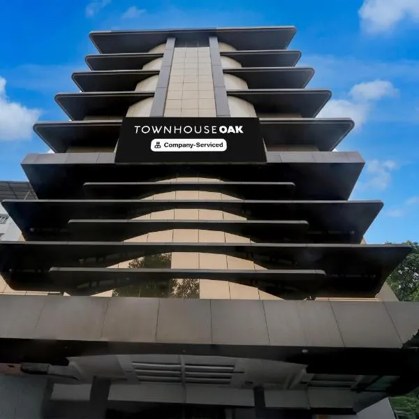 Super Townhouse Oak Ramdaspeth Downtown, hotel en Nagpur