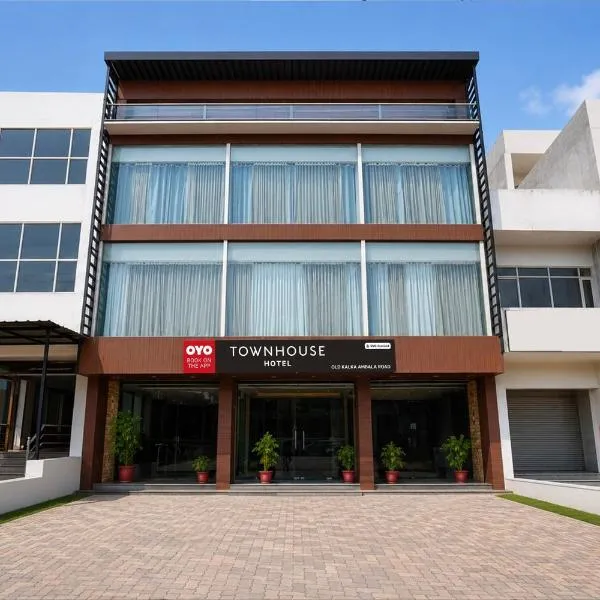 Super Townhouse by OYO Old Kalka Ambala Road Formerly Viraj inn, hotel a Zirakpur