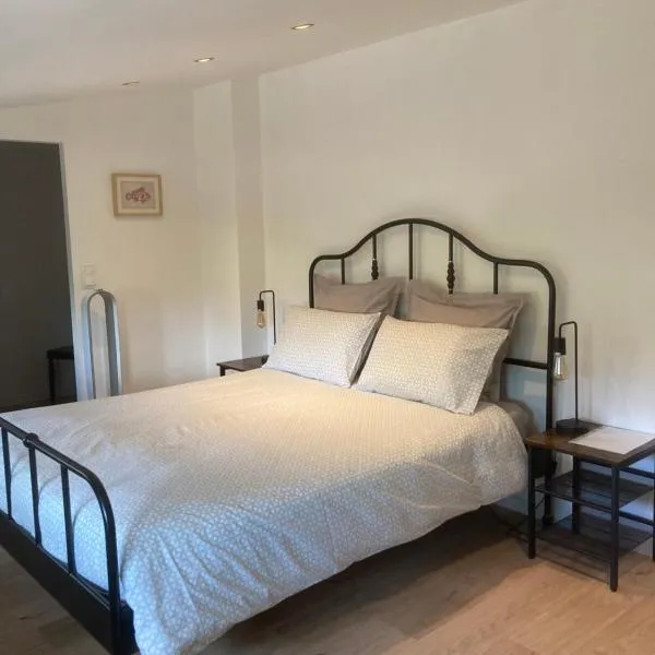 Atelier chambres, hotelli kohteessa Semur-en-Auxois