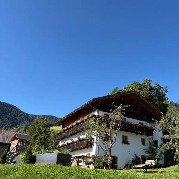 Pardellerhof Lüsen, hotel in Luson