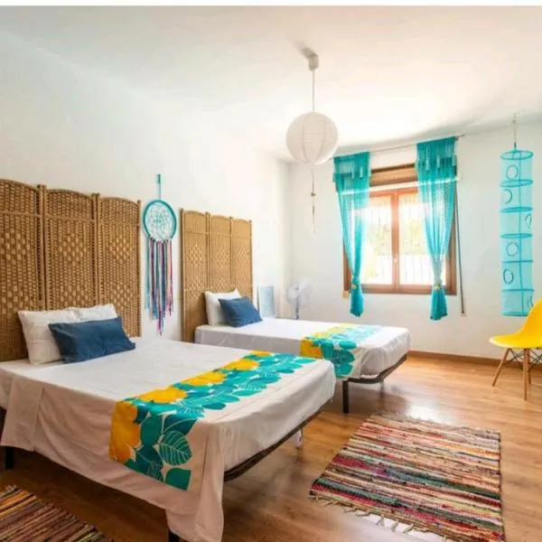 CM Azibi Blue Room, hotel in El Campello