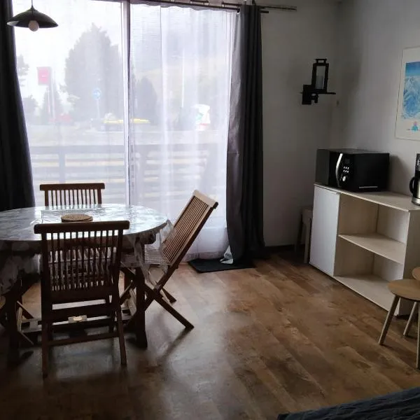 studio cabine pieds de pistes, hotel v destinaci Aragnouet