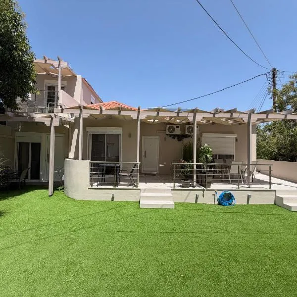 AriAnna Boutique Apartments، فندق في سكالا