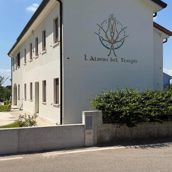 L'Albero del Tempo, hotel i Falze