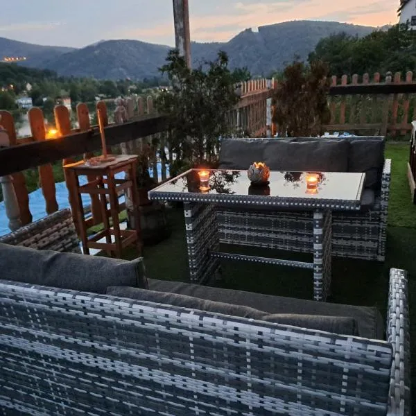 Mountains Elb Canyon Apartment Hana, ξενοδοχείο σε Dolní Zálezly