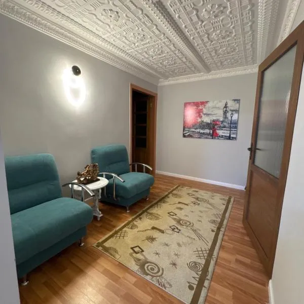 Ho5tel House, hotel em Shymkent