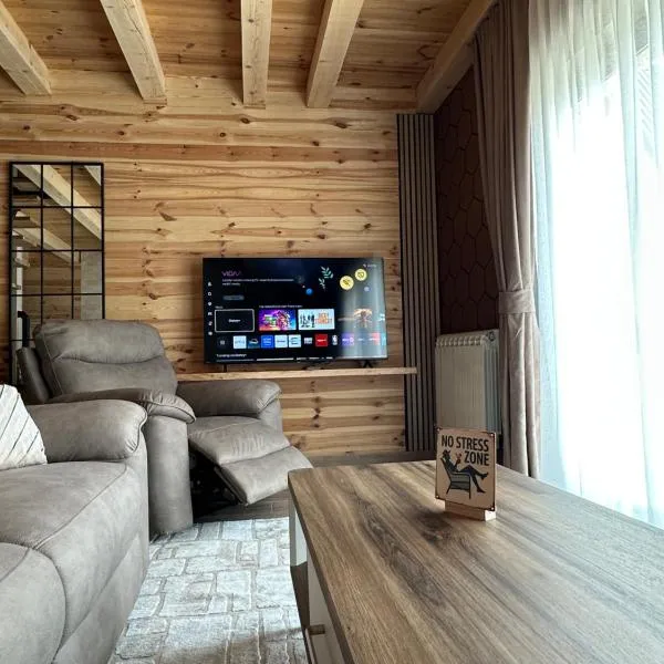 Everpine chalet, готель у місті Жабляк