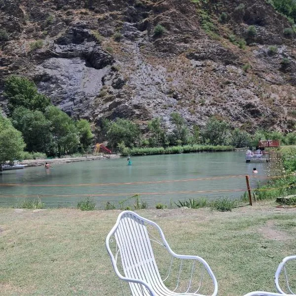 fish lake park guest house, hotel in Chitral