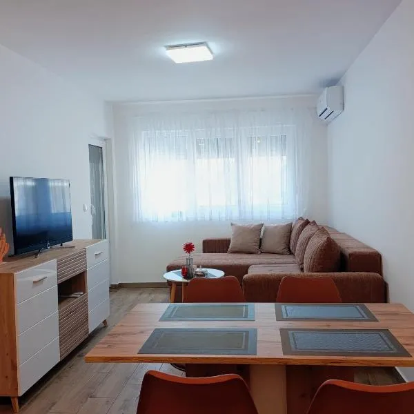 Zona uživanja 2 - Apartman Srebrno jezero, hotell i Ostrovo