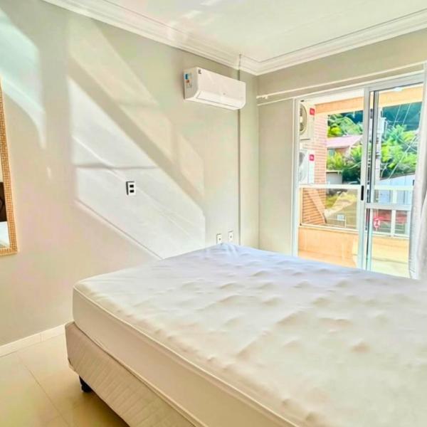 Apartamento com 2 quartos na Praia de Bombas - Foto 2