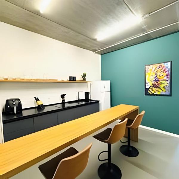 Studio Espaçoso, Completo e Confortável!