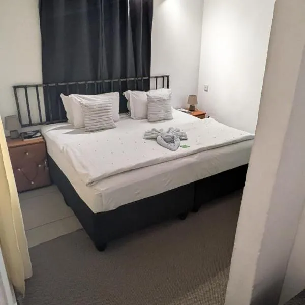 Golentle Home Stay & Extra View Safaris, hotel en Maun