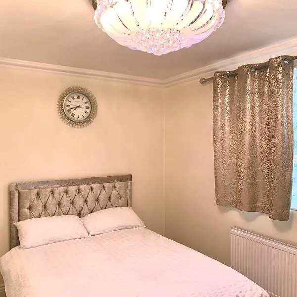 Williton Guest House، فندق في Luton
