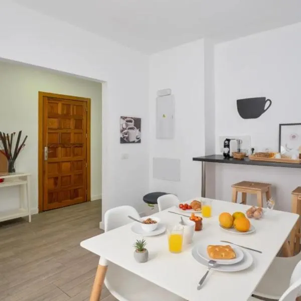 Habitaciones IFAE, хотел в Алкала