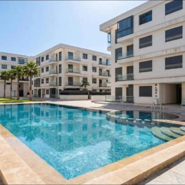 Luxury 2-Bedroom Apartment Agadir Bay with Pool, hotel u Agadiru