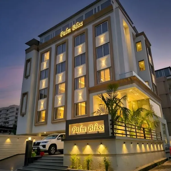 Palm Bliss A Luxury Hotel, hotel em Haridwār