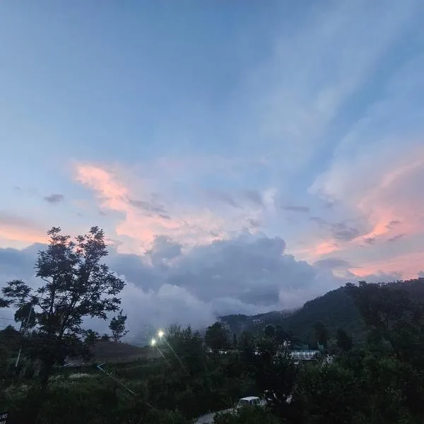The Sanmit Stay Kasauli by Splendid Retreat Hotels, hotel in Kasauli