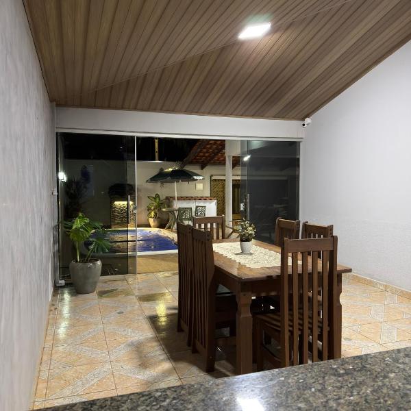 Casa com piscina bem localizada - Foto 4