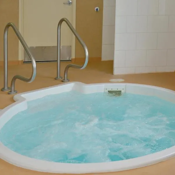 Holiday Inn Express Hotel & Suites Edson by IHG, hotel v destinácii Edson