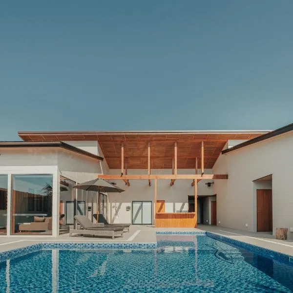 8月新築OPEN,ビーチ徒歩2分,都心から60分の楽園,温水プール,巨大モニター,---THE Ocean's Villa 九十九里---, hotel i Kujukuri