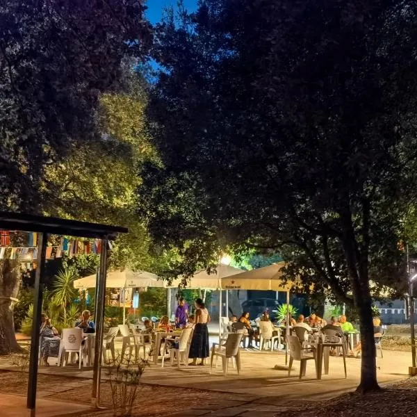 Nuraghe Ruiu Camping & Bungalow, hotel en Norbello