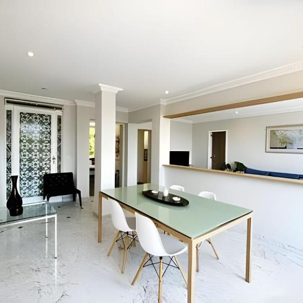 Apartamento amplo e aconchegante em frente à praia - Foto 4