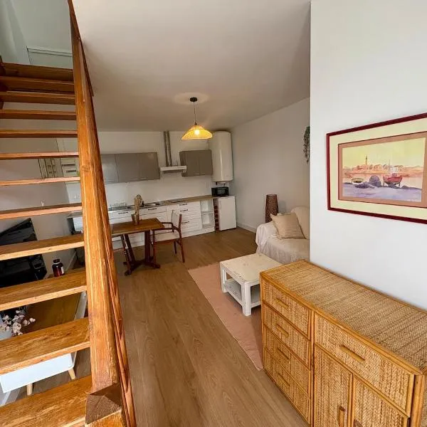 Maisonette avec jardinet Le Palais – hotel w mieście Le Palais