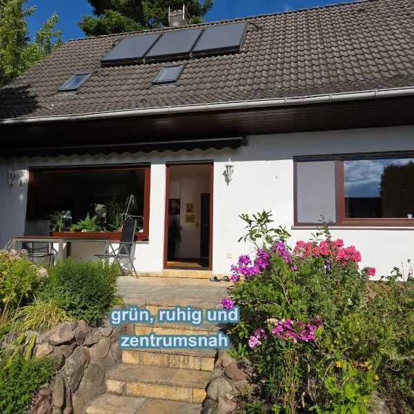 4 Sterne Souterrain Apartment Alt-Mariendorf، فندق في برلين