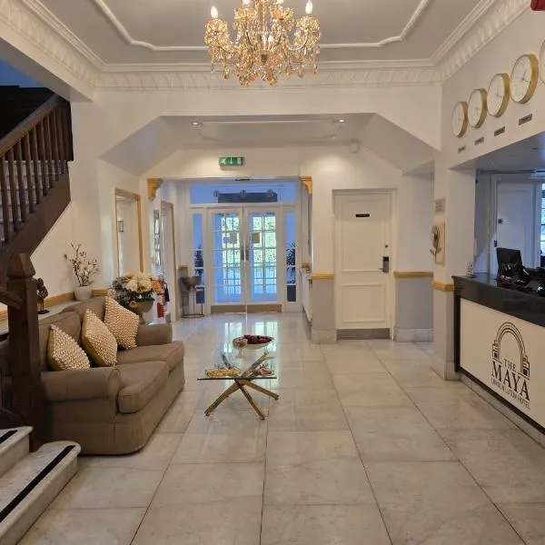 Maya Hotel, מלון בלוטון