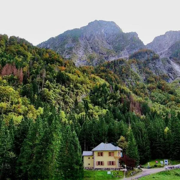 Dom dr Klementa Juga v Lepeni, hotel in Soča