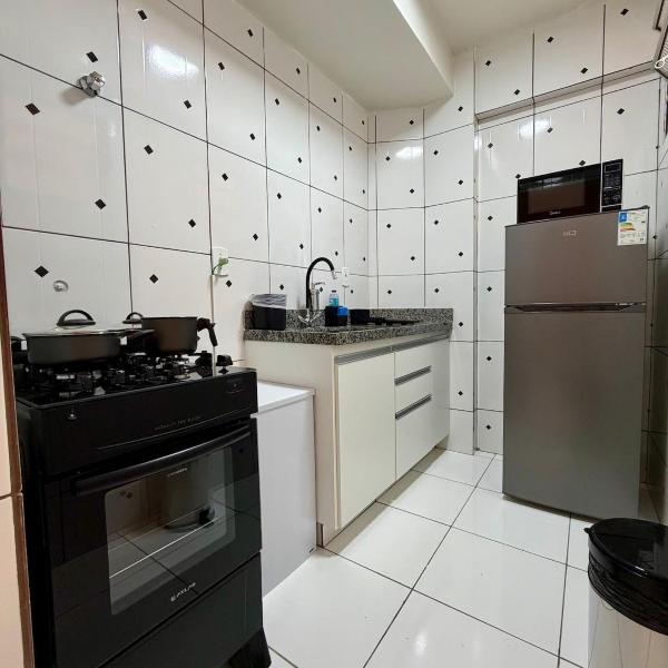 Apto com 2 quartos e A/C ao lado da Santa Casa - Foto 5