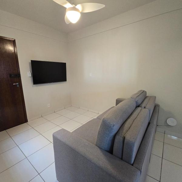 Apto com 2 quartos e A/C no Centro - Foto 3