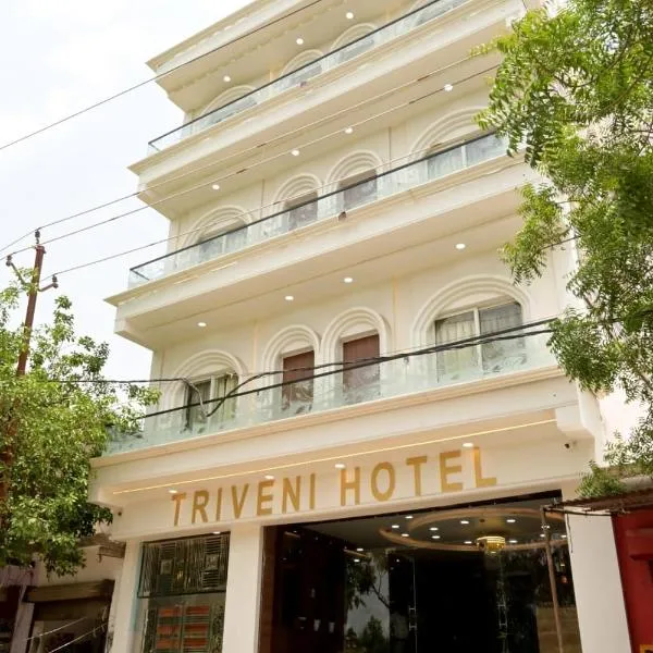 Triveni Hotel And Restaurant, hotel en Barsāna