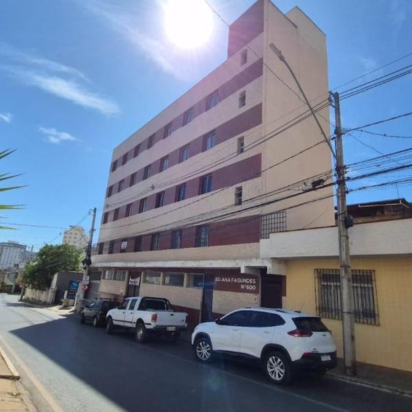 Apto com 2 quartos e A/C no Centro - Foto 4