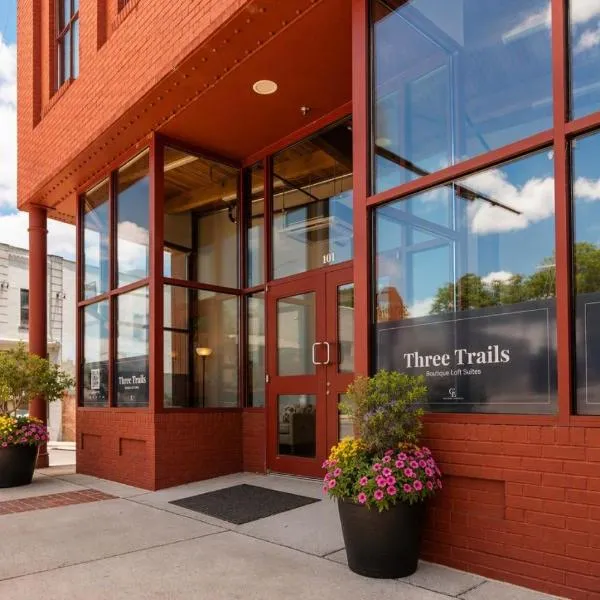 Three Trails Downtown Elkin, מלון בElkin