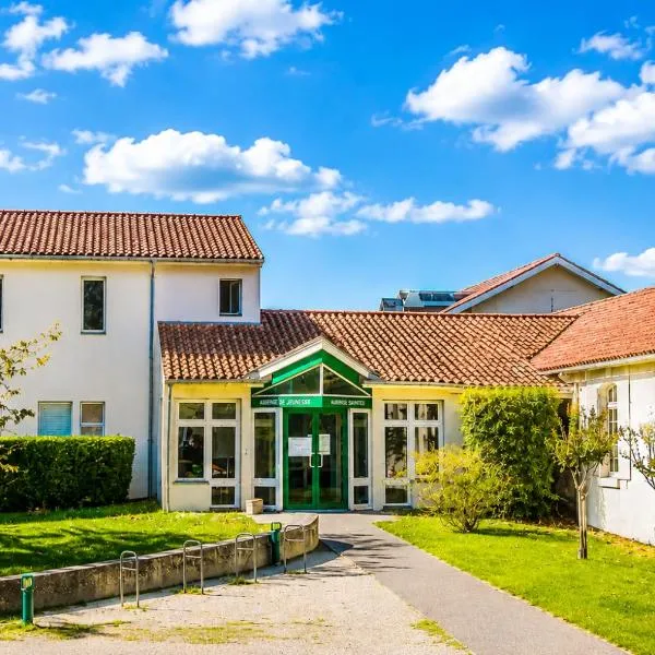 Auberge de Jeunesse de Saintes, khách sạn ở Saintes