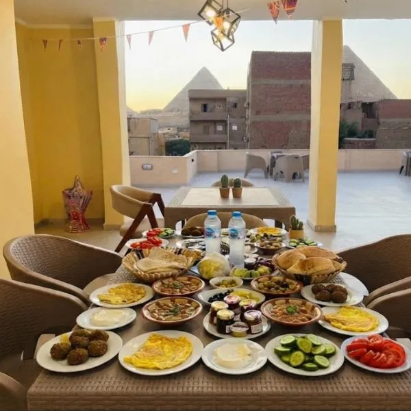 Saloumy pyramids hotel, hotel in Nazlat as Sammān