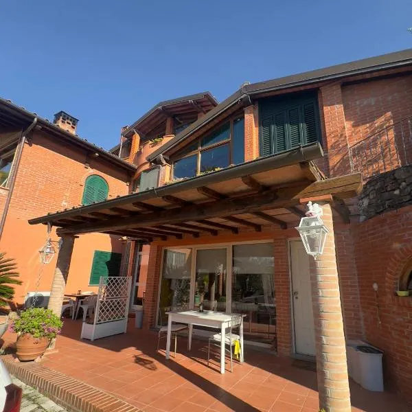 Agrihome di Alberto Giuseppe Gulotta - BELLA VISTA B&B - Chalet Marinaresco, hotel a Massarosa