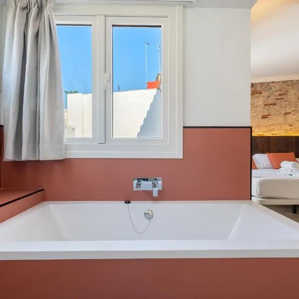 Atic Port Apartsuite con bañera y terraza Adults Only, hotel u gradu Taragona
