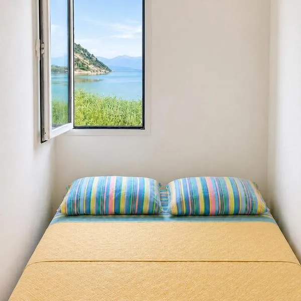 Krnjice में, होटल Apartment Lake Oasis ''Oko''