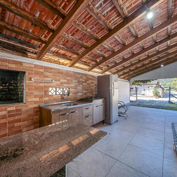 Casa completa para Familia e amigos com enxoval e varanda com churrasqueira e cozinha externa para ate 8 pessoas - Foto 4