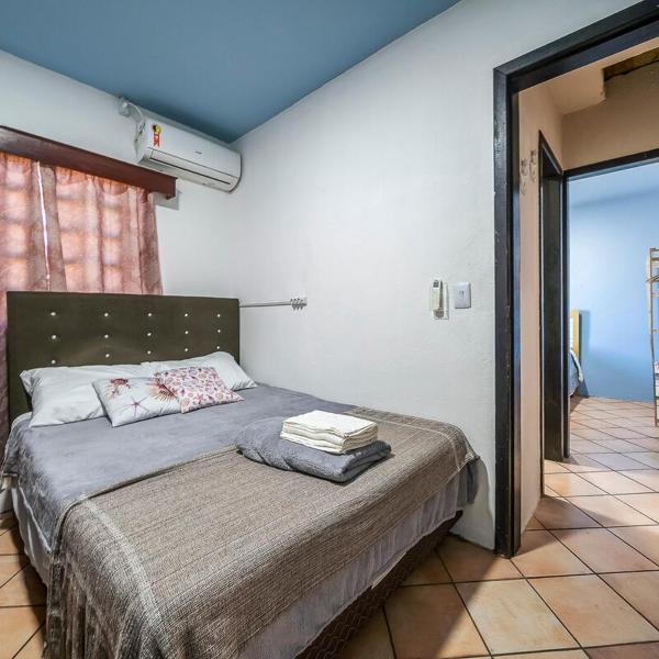 Casa completa para Familia e amigos com enxoval e varanda com churrasqueira e cozinha externa para ate 8 pessoas - Foto 2