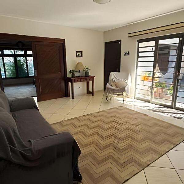 Ampla casa com 4 quartos - Foto 5