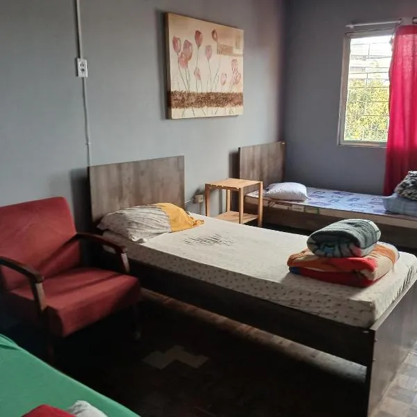 Hostel e café da Lobo，阿雷格里港的飯店